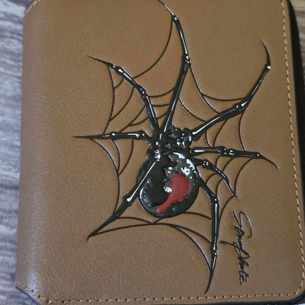 Skneephate Tan Black Widow Spider Web Zip Around Bifold Wallet New in Box